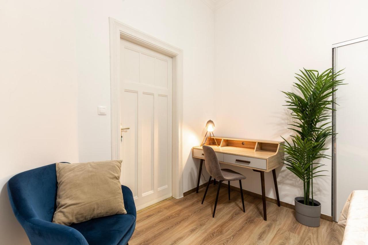 Glamorous Modern Apartment In The Hearth Of بودابست المظهر الخارجي الصورة